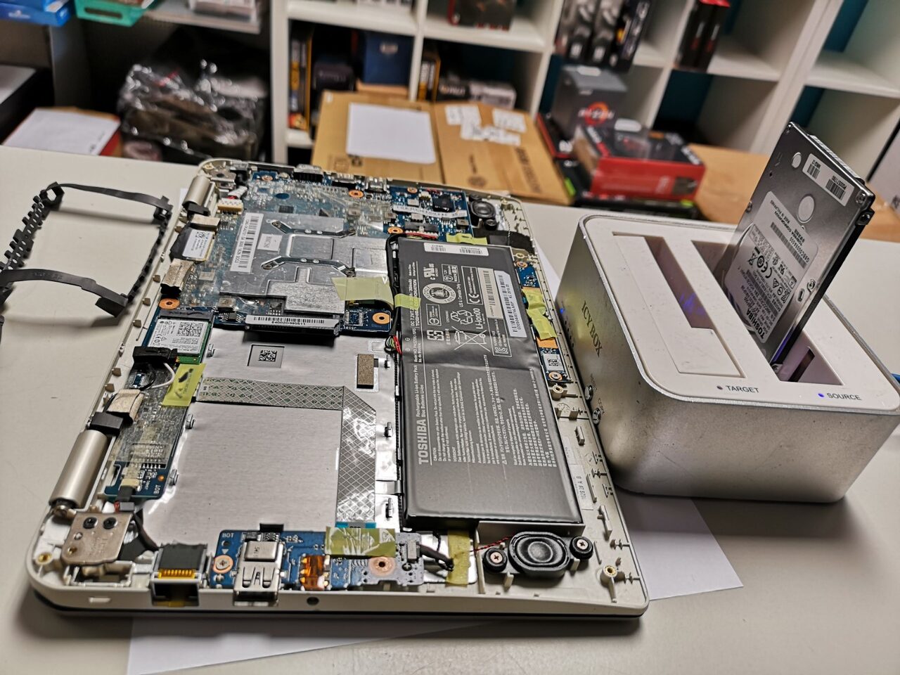/assets/uploads/reparacion-portatil-taller-rubi-40949167.jpg